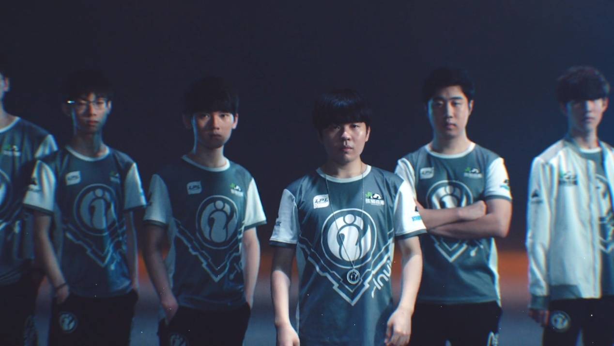 发球或接球 发球或接球